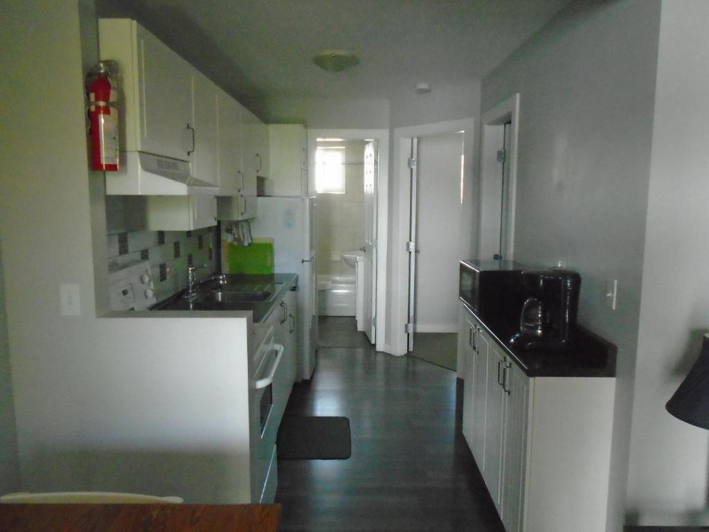 Sun Beach Motel room 2